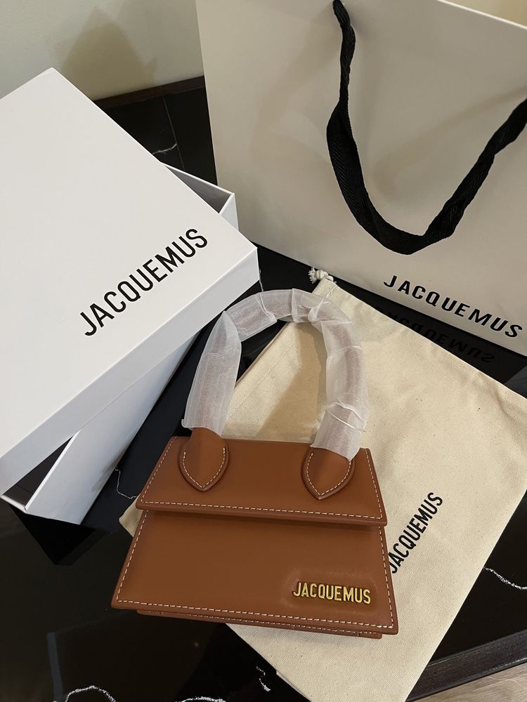 Jacquemus Le Chiquito Moyen жіноча сумка