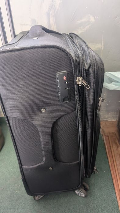 Продам валізу велику