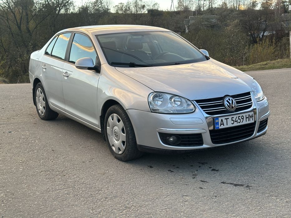 Volksvagen Jetta 2008 1.6 авто гарне