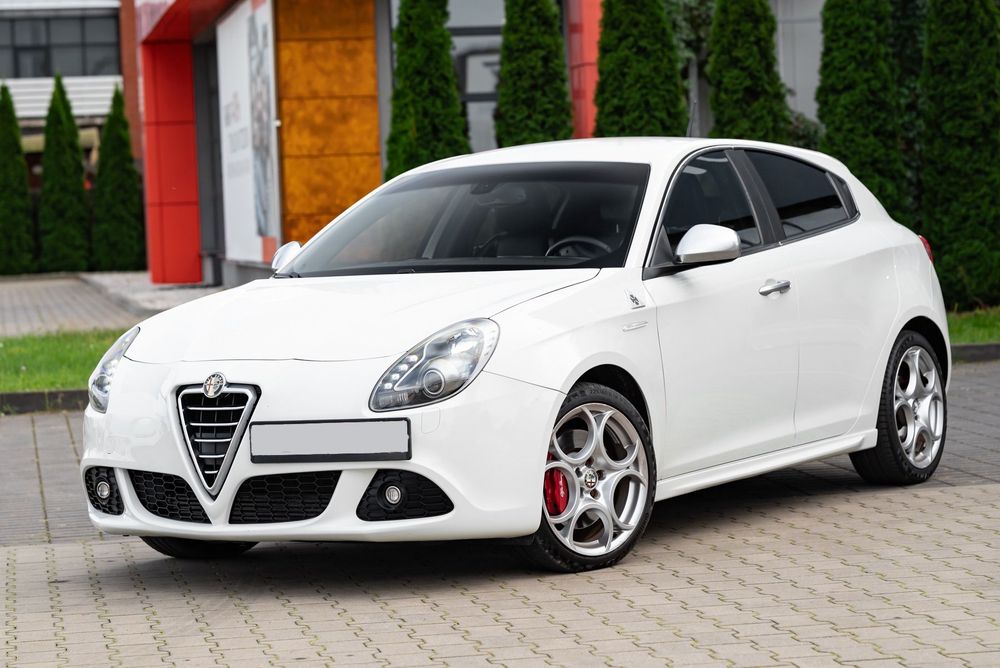 Alfa Romeo Giulietta 1750i 235KM Xenon LED Tempomat Skóra Grzane Fotele Serwis