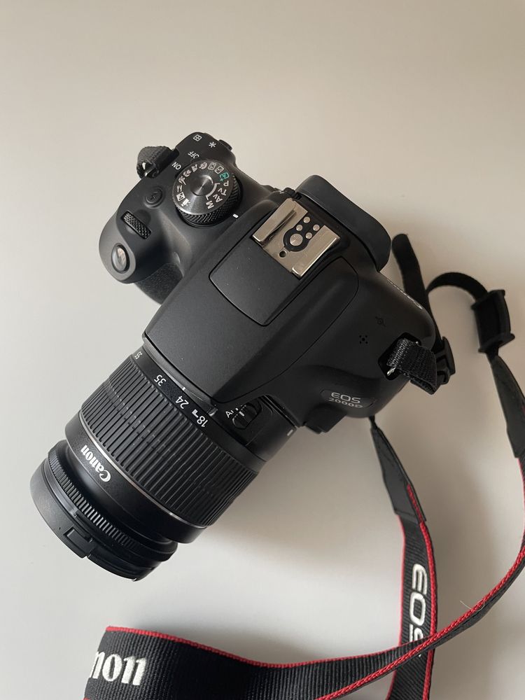 Canon 2000D + 18-55mm obiektyw standardowy