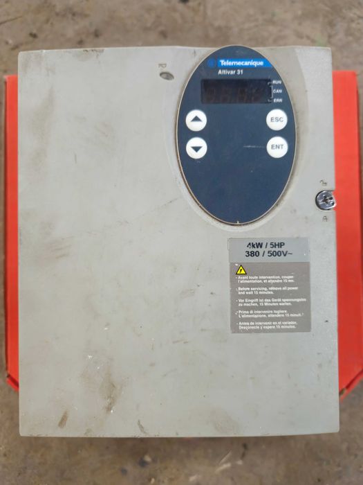 Частотний перетворювач Schneider Electric ALTIVAR 31 на запчастини