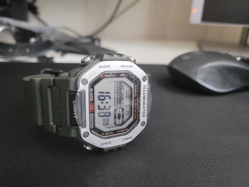 Casio MWD-110H темно зеленого кольору