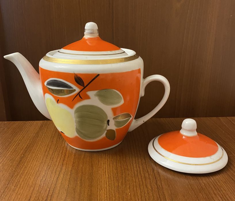 Подсвечники,чайник,чашка,бокалы пивные СССР,вазоны для цветов