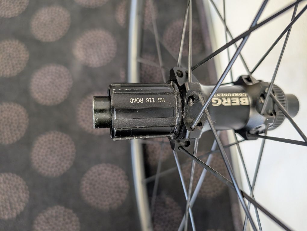 Karbonowe koła Berg 44 Gravel SL 12x142 / 12x100 Ratchet 36t