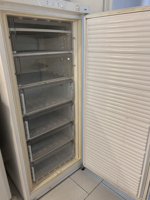 Arca Congeladora Vertical Whirlpool A-Class