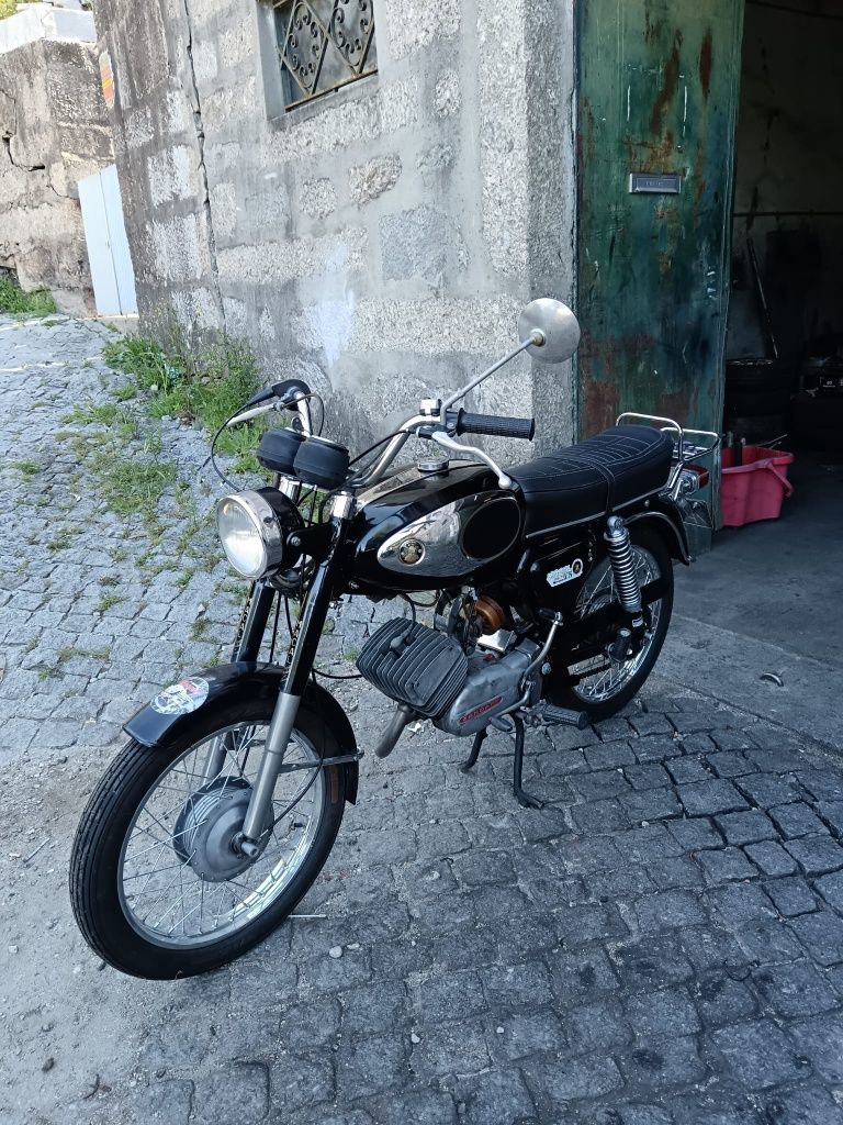 Mota zundap m70 preta