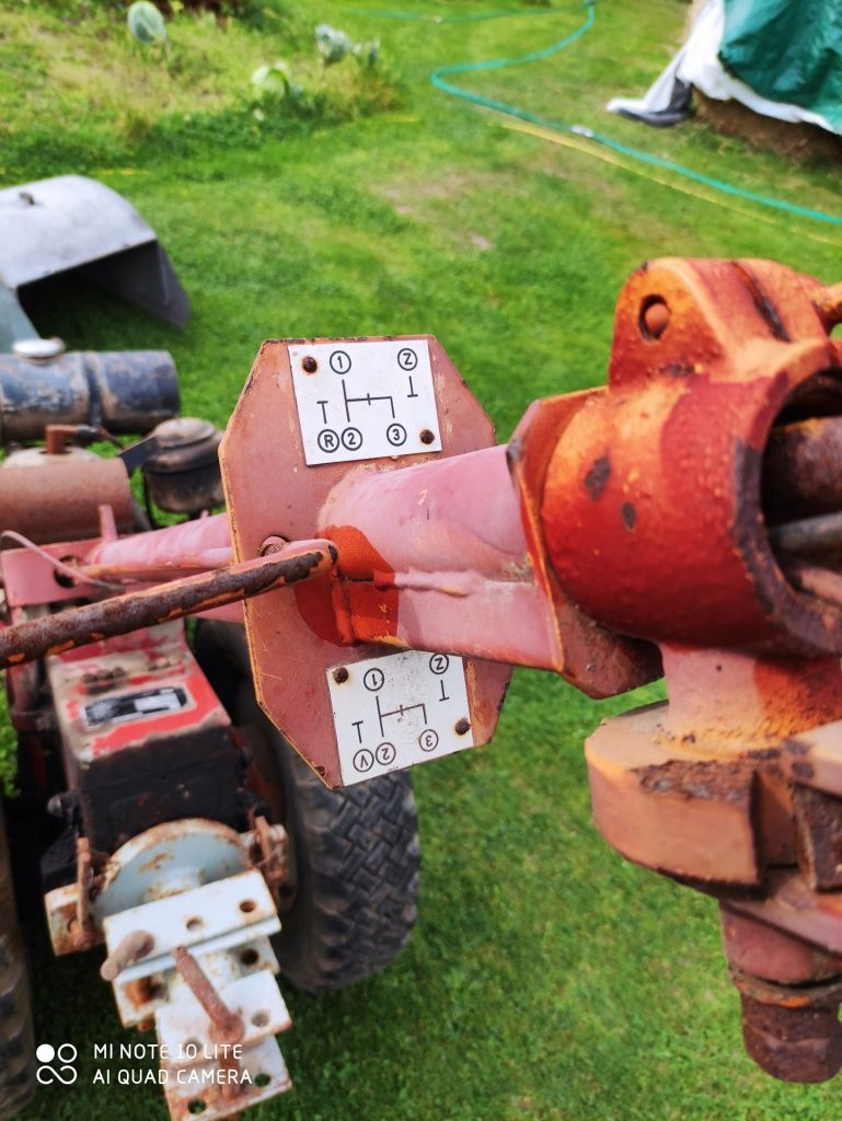 Traktor traktorek dzik ogrodowy glebogryzarka ciągnik ciagniczek DDR