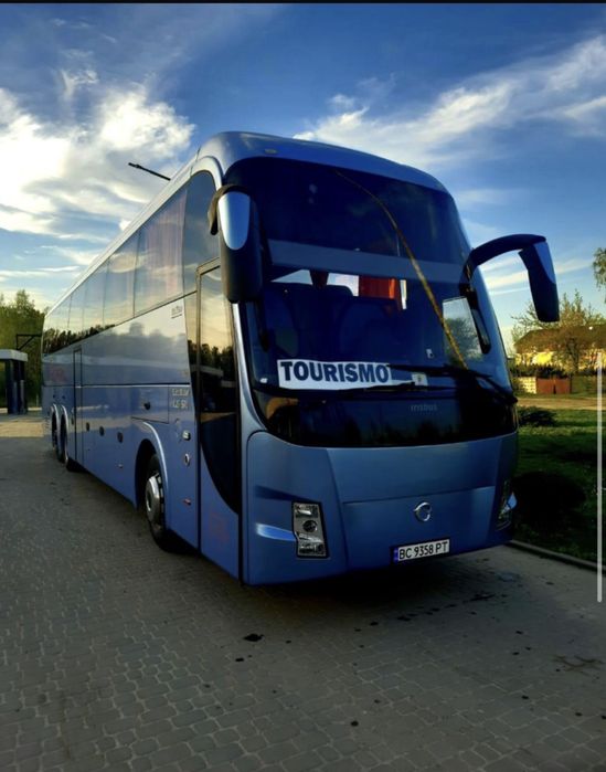 Продається туристичний автобус