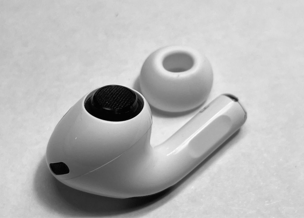Правий навушник AirPods Pro 2 Gen А3047 А3048 А2698 А2699