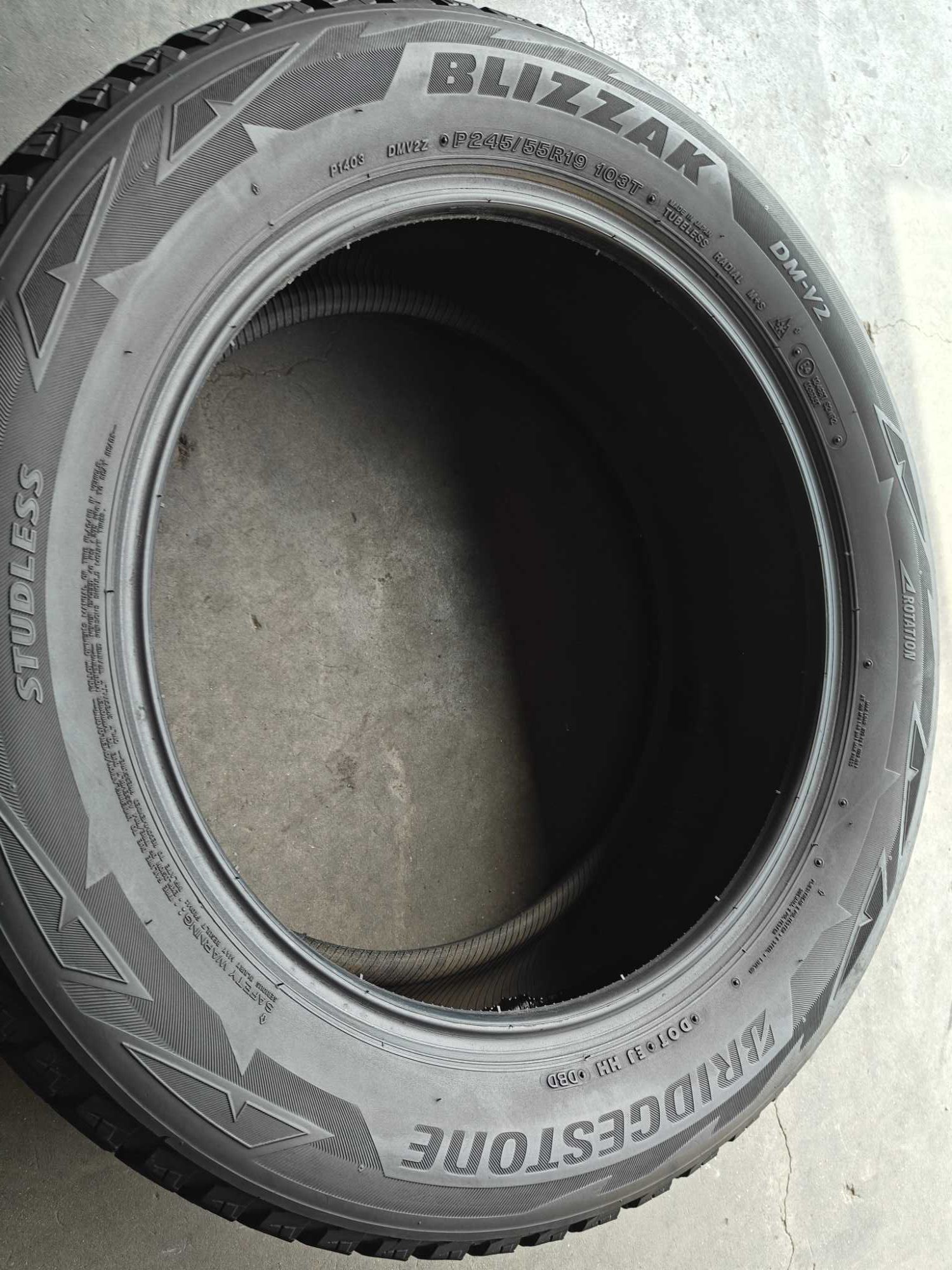 R19 245 55 шини зимові липучки Bridgestone Blizzak DM-V2 made Japan