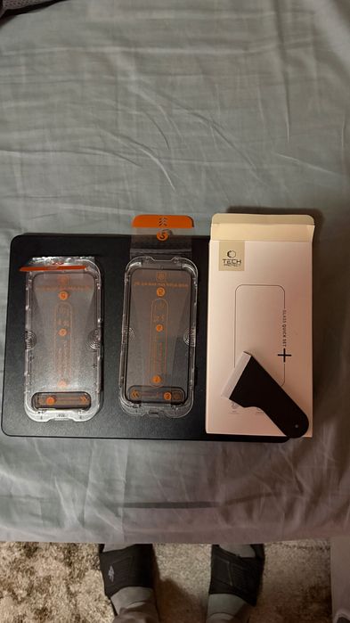 Szkło hartowane z aplikatorem iPhone 16