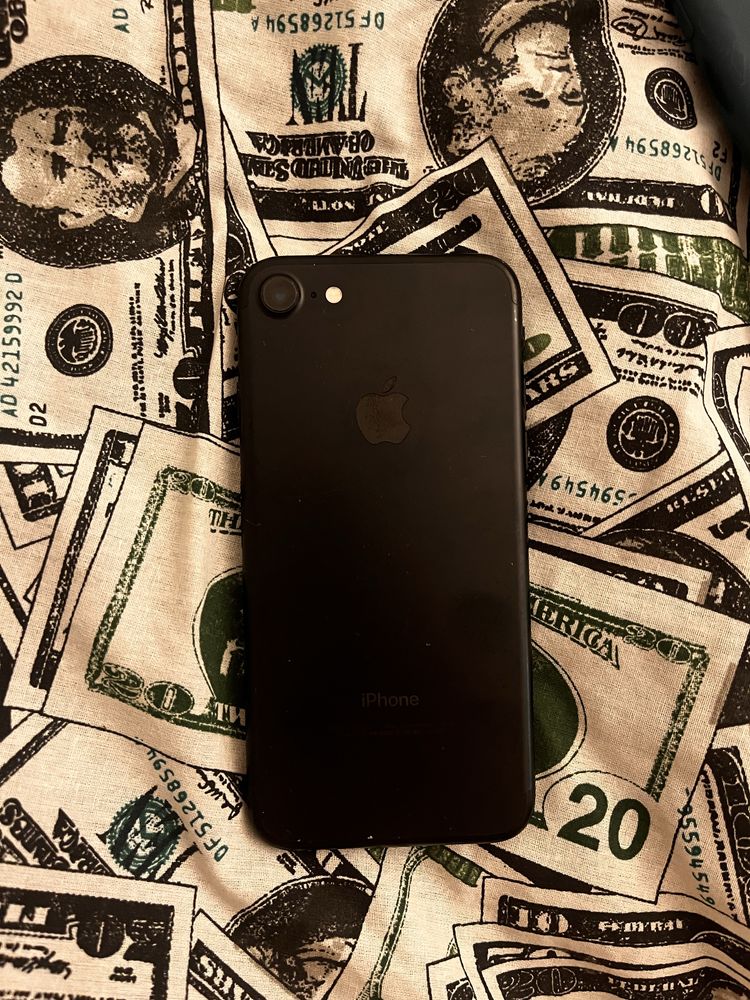 Iphone 7 128GB отличное состояние