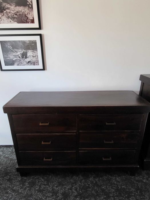 Zestaw mebli z litego drewna Belbazaar, regał, komody, nocne szafki