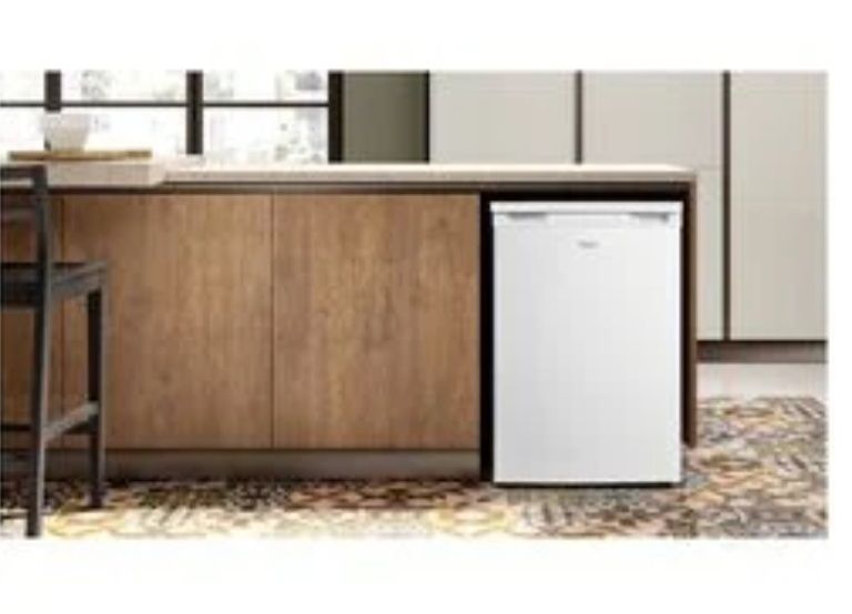 Mini Frigorífico de 113L e altura 84.5 cm