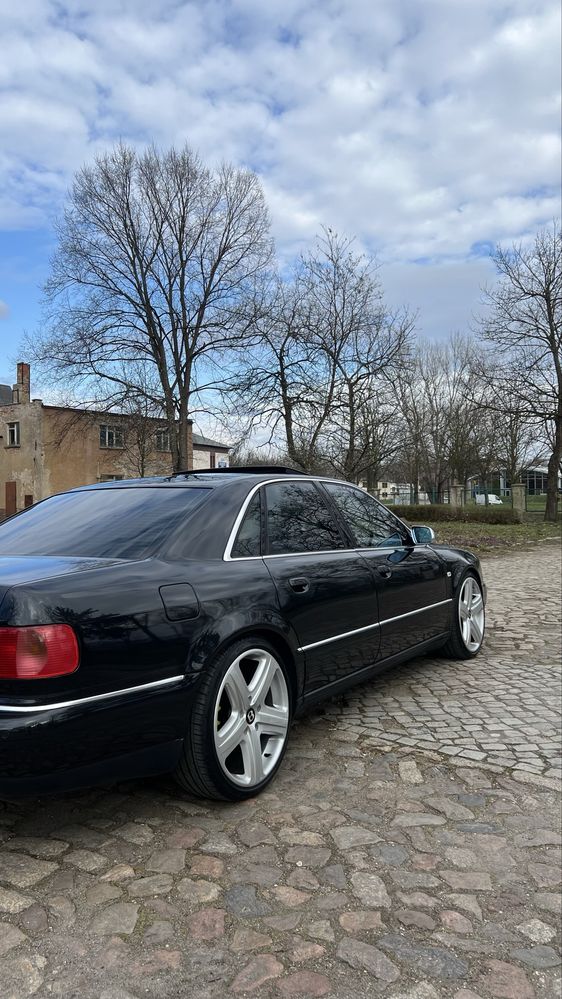 Audi S8 4.2 V8 quattro