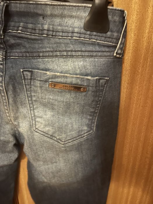 Calças de ganga Colcci com missangas pretas dos lados,novas,36-10€