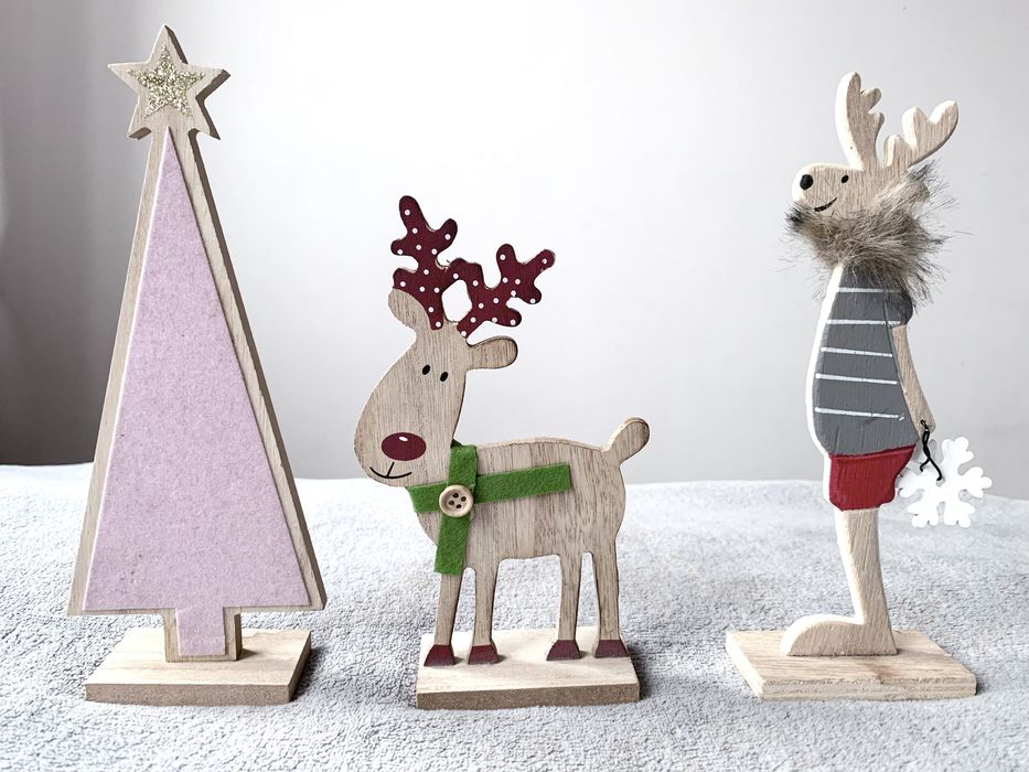 Zestaw ozdób świątecznych drewnianych stojących - choinka, renifery