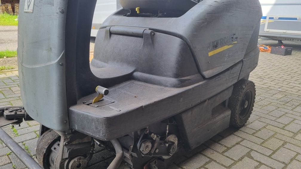 Zamiatarka karcher KM 100/100