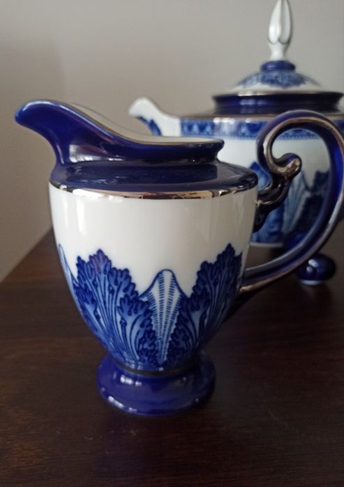 Kobaltowo-biały porcelanowy zestaw