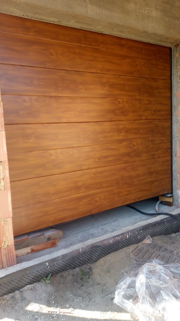 Brama garażowa segmentowa rolowana