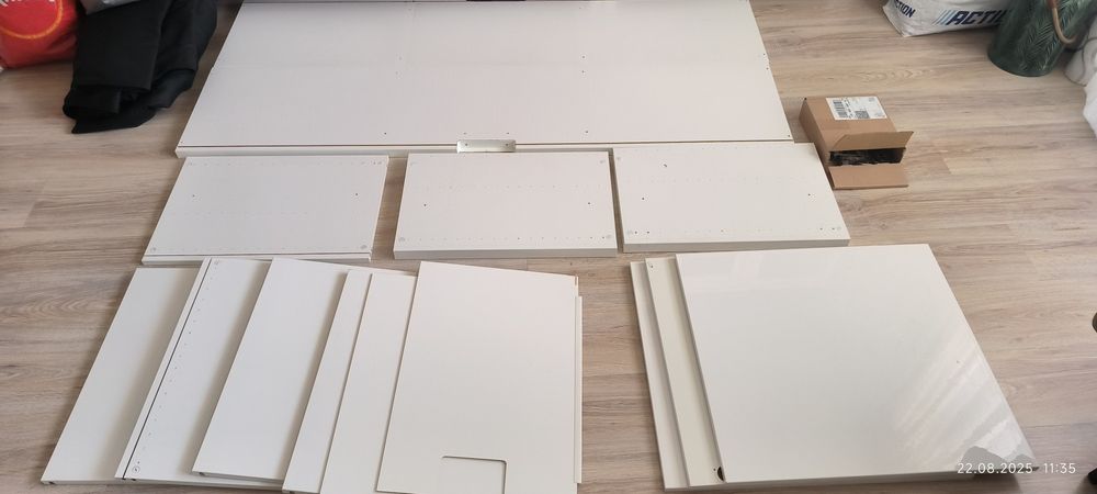 Szafka pod TV biała 180x40x38