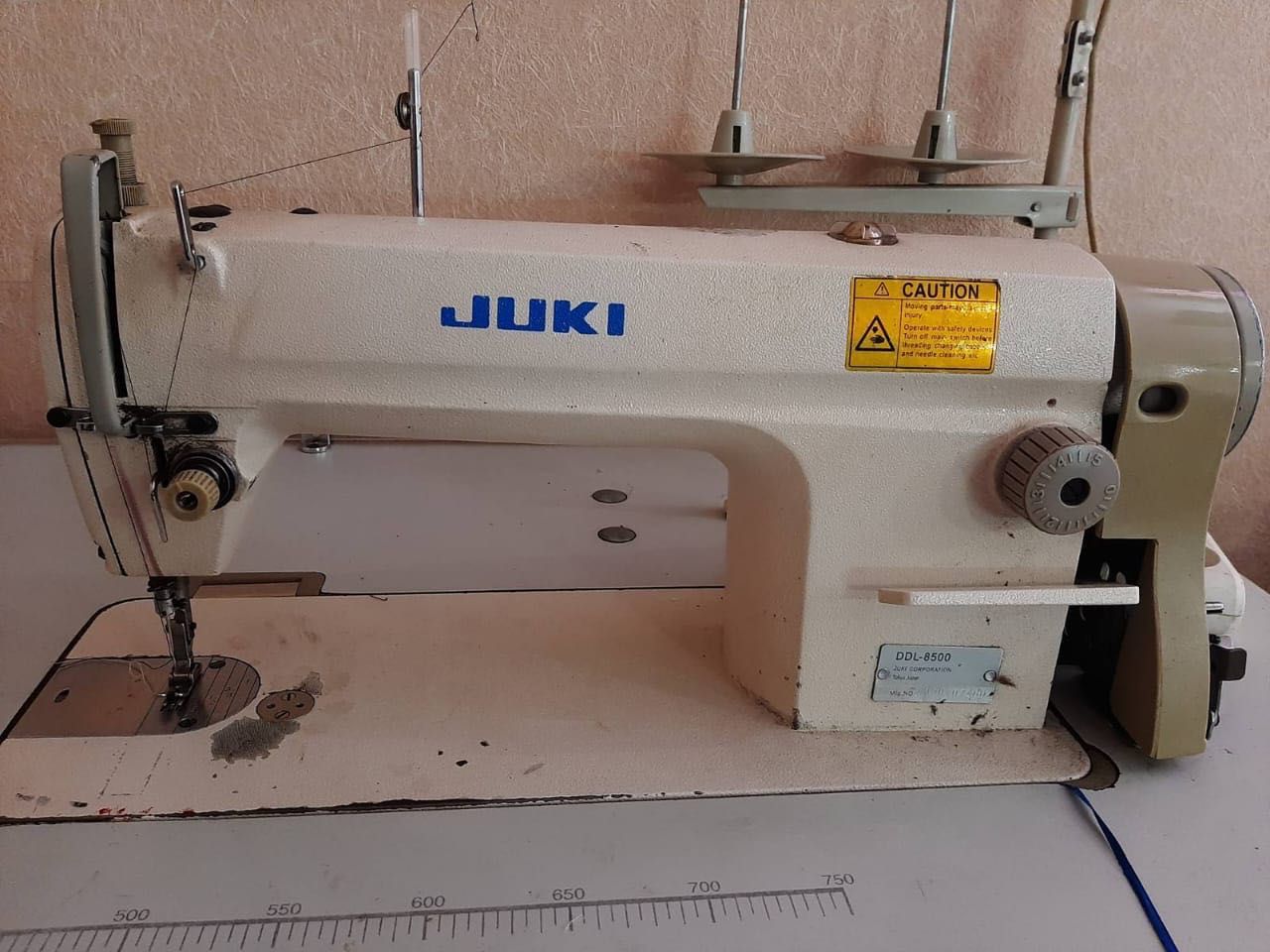 Швейна машина SHUNFA оверлок та JUKI 8500