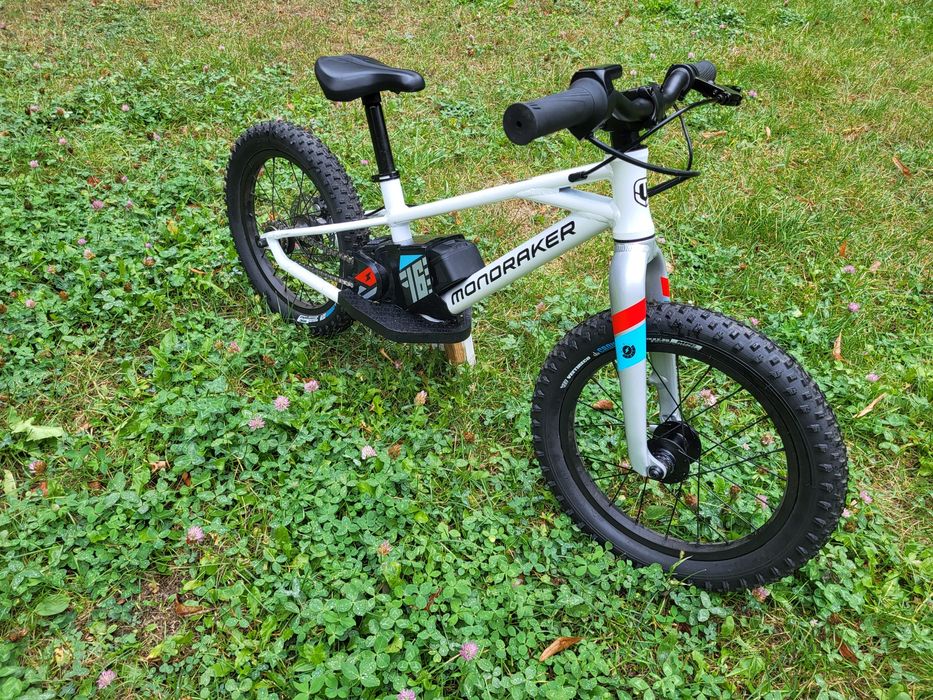 Elektryczny motorek Mondraker Grommy 16  8,5 kg - jak nowy! Dla dzieci