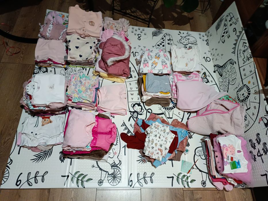 Zestaw ubrań dla dziewczynki