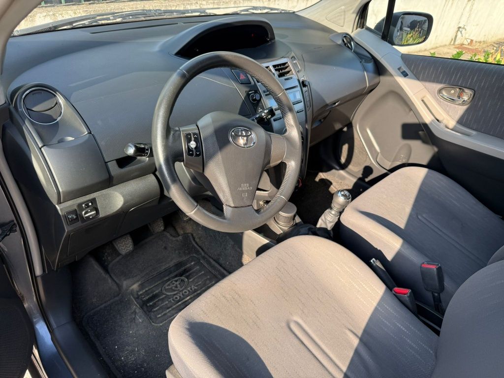 Vendo Toyota Yaris