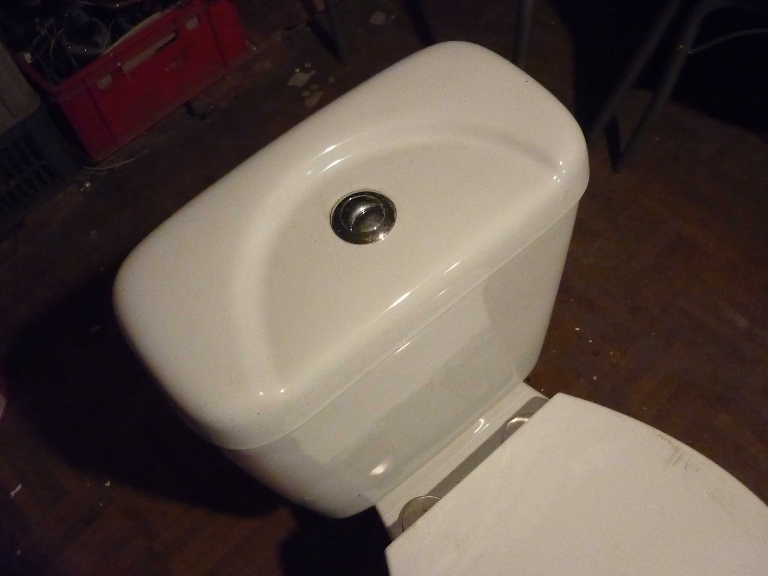 sprzedam wc kompakt