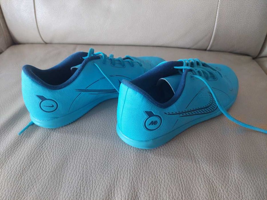 Ténis Futsal Nike Tamanho 37,5