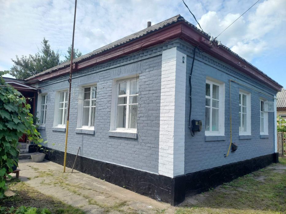 Здається будинок м.Яблунівка (біля Богдана)