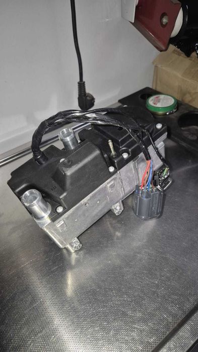 Nowe Ogrzewanie wodne Hydronic II D5S 12V 5KW Ford Transit Custom