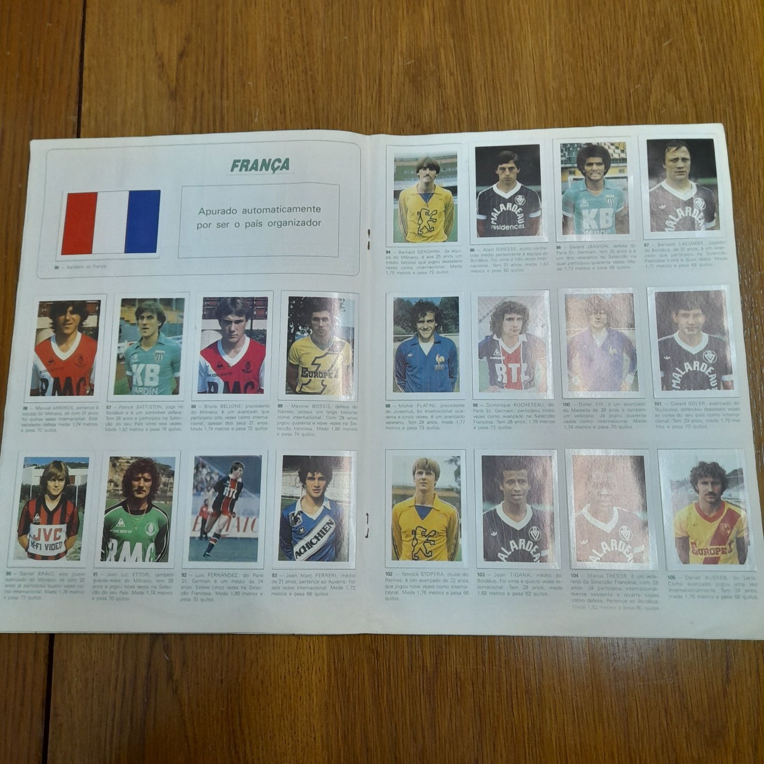 Caderneta de cromos completa do campeonato  Europa  futebol de 1984