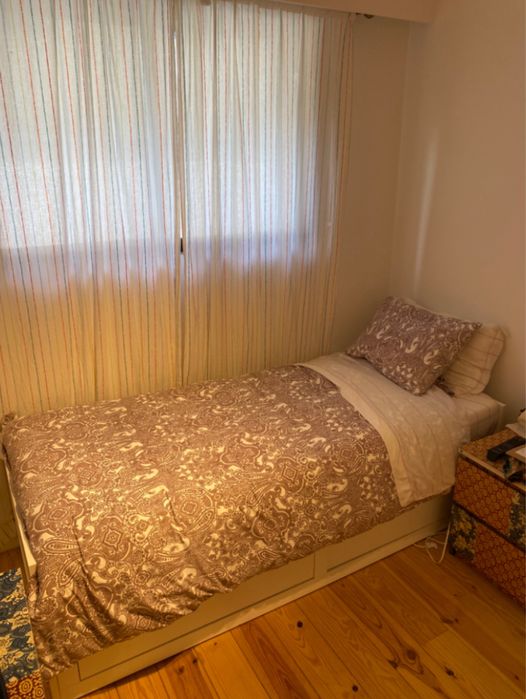 Cama IKEA extensivel com 2 colchões