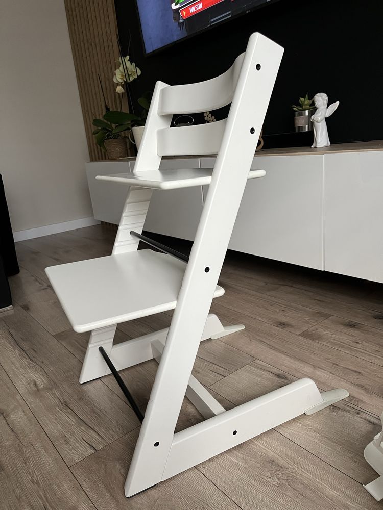 Rezerwacja Krzeselko białe tripp trapp stokke plus baby set w zestawie