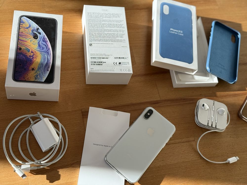 iPhone XS 64 GB - Silver (srebrny) ZESTAW + dwie obudowy