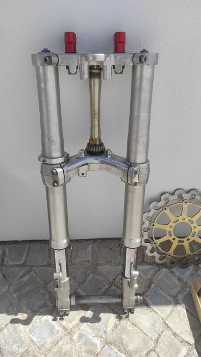 Suzuki TL 1000 suspensão jante discos travões