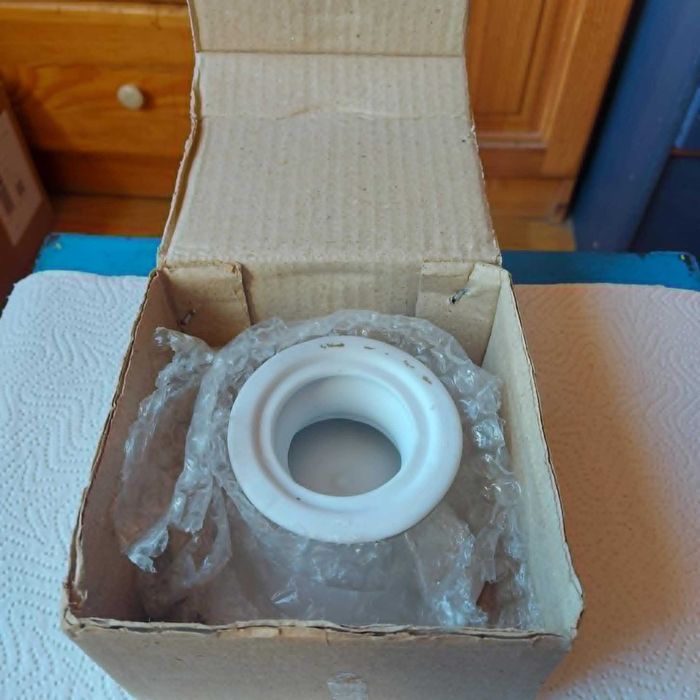 Włoska porcelana Creazione Artigiana mała patera na nóżce z różami