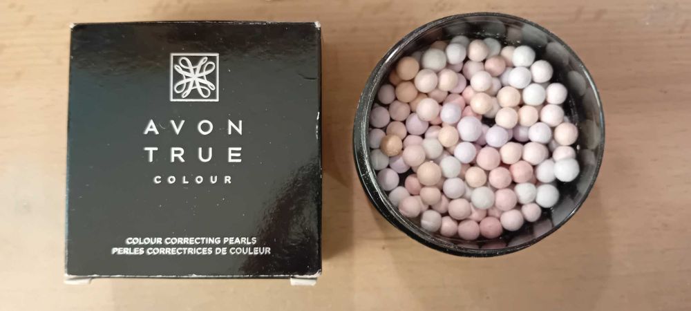 Perełki CC wyrównujące koloryt skóry True Colour z Avon!