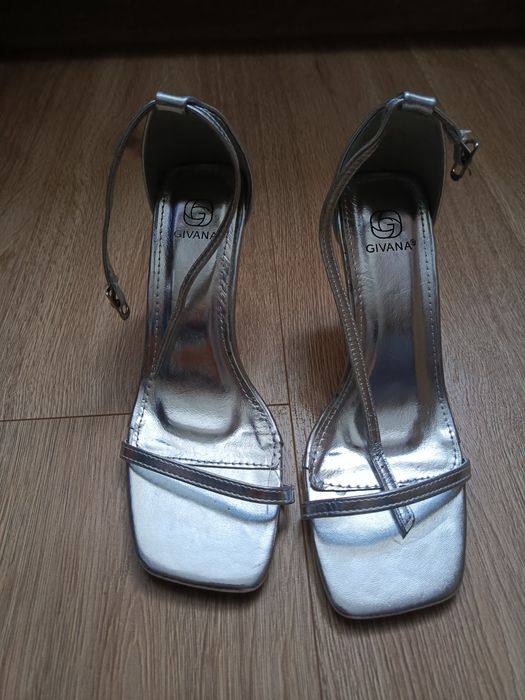 Szpilki damskie srebrne