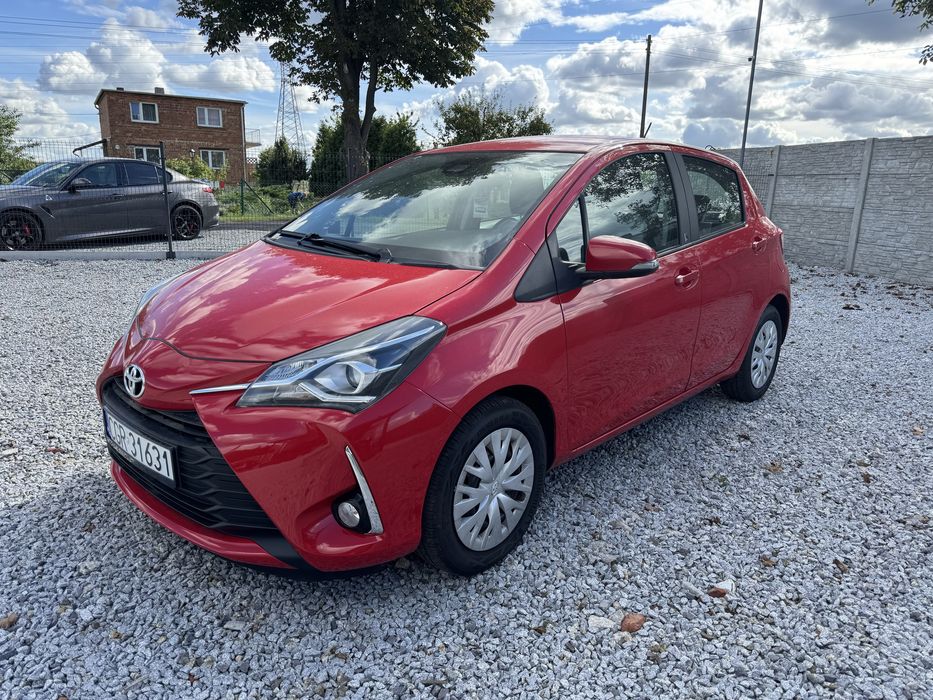 TOYOTA YARIS 1.5 benz /5 drzwi/niski przebieg