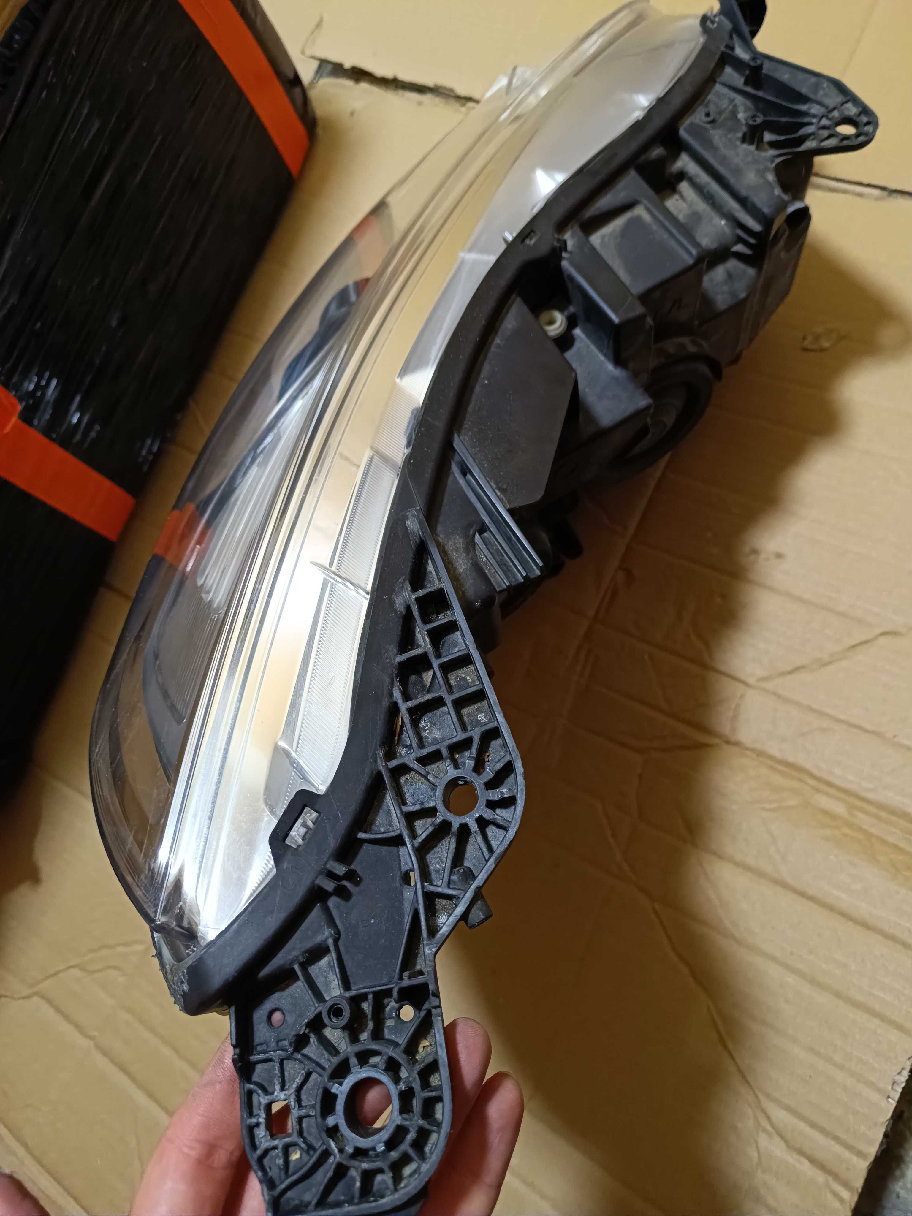 Lampy, reflektory Ford S-Max Mk2 2015-