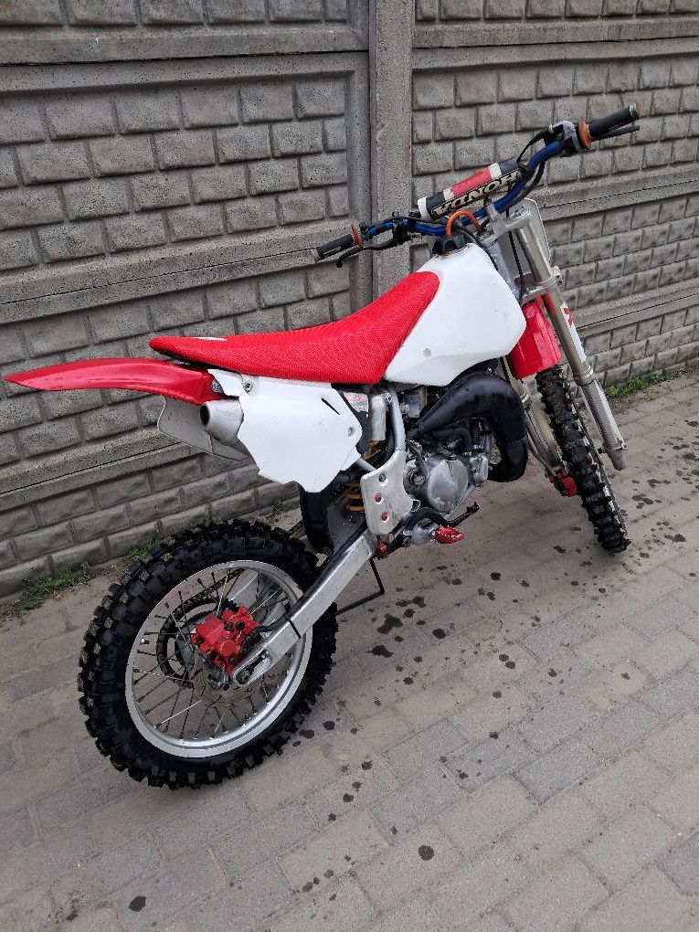 Cross Honda cr 85.