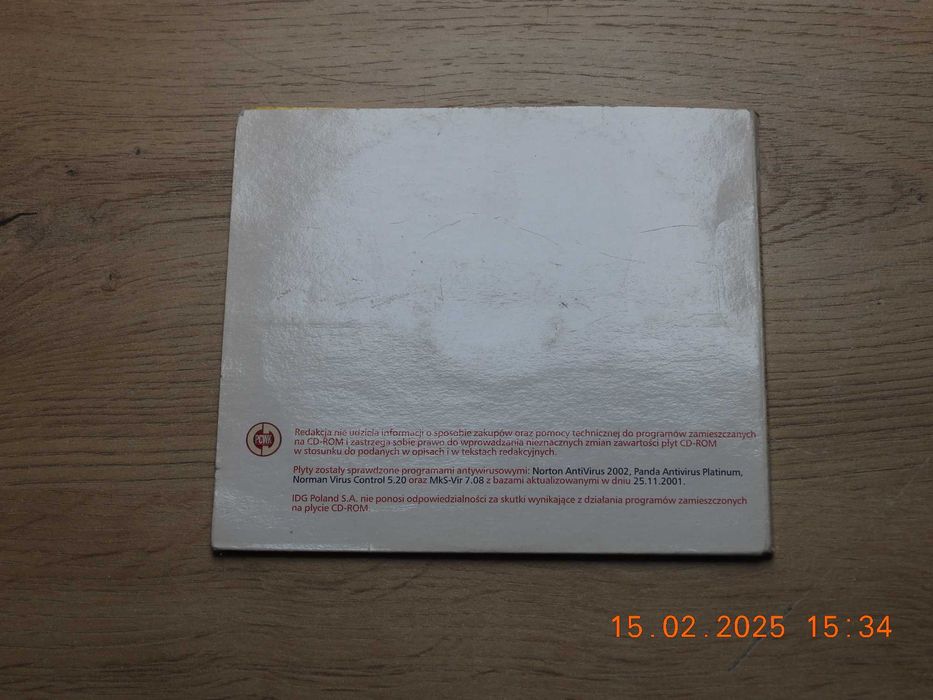 PC WORLD 01/2002  - ViaCAD 2.0 , Znachor 6.0   1 CD