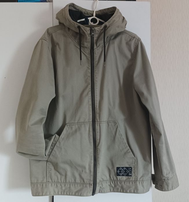 Мужская куртка котоновая H&M  Divided