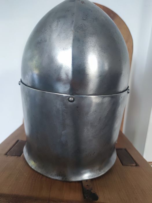 Hełm rycerski krucjatowy stalowy sugarloaf nowy rycerz zbroja