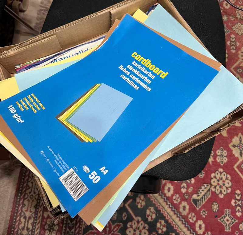 Lote de Papel para Desenho, Manualidades e Trabalhos Escolares