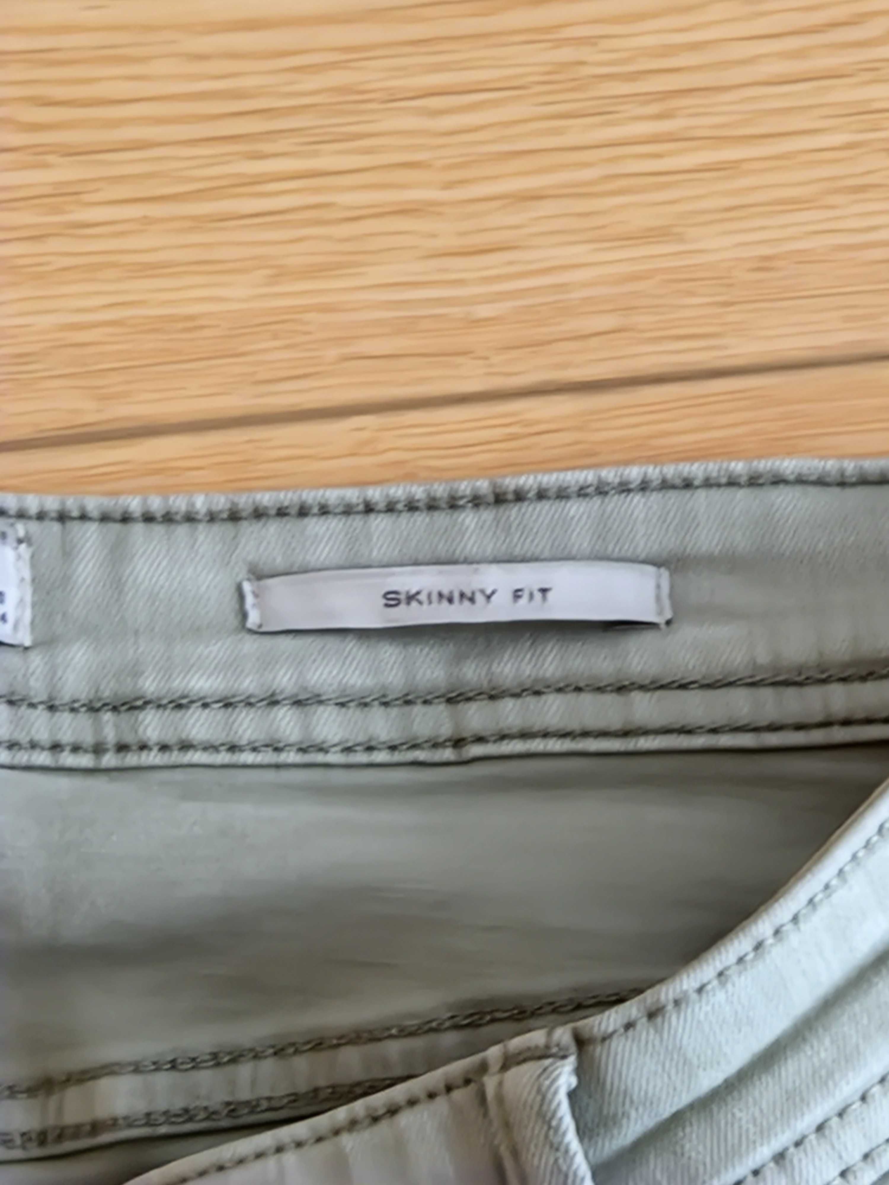 Calças Mango Bege + Verde Skinny Fit (Tamanho EUR42 + EUR44)